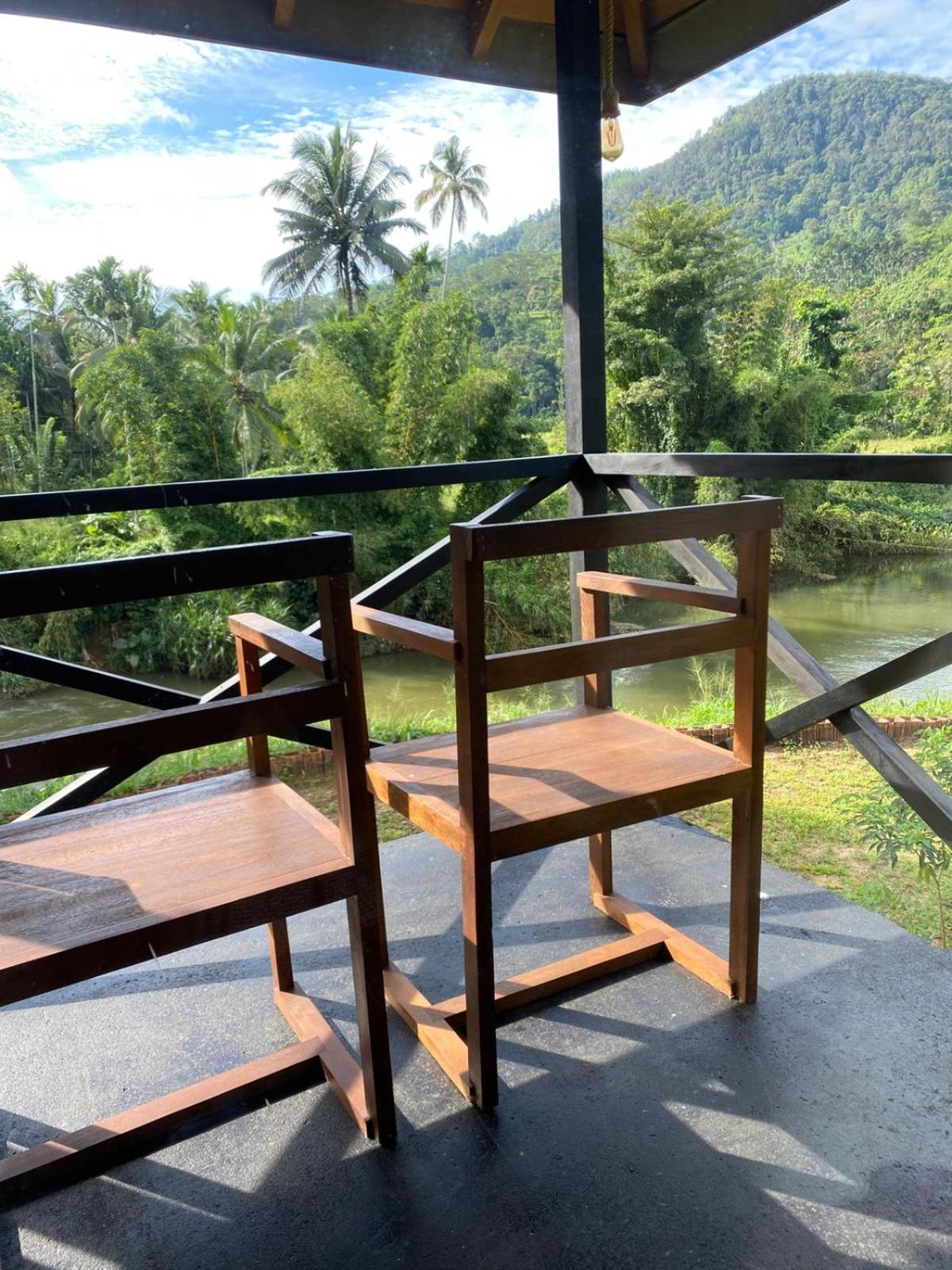Sinharaja Riverside Deniyaya Camera foto